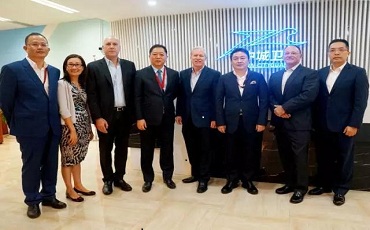 中城衛(wèi)保安集團(tuán)和全球著名押運(yùn)及現(xiàn)金處理公司——美國布林克公司在上海中城衛(wèi)總部簽署合作協(xié)議，正式宣告成立合資公司